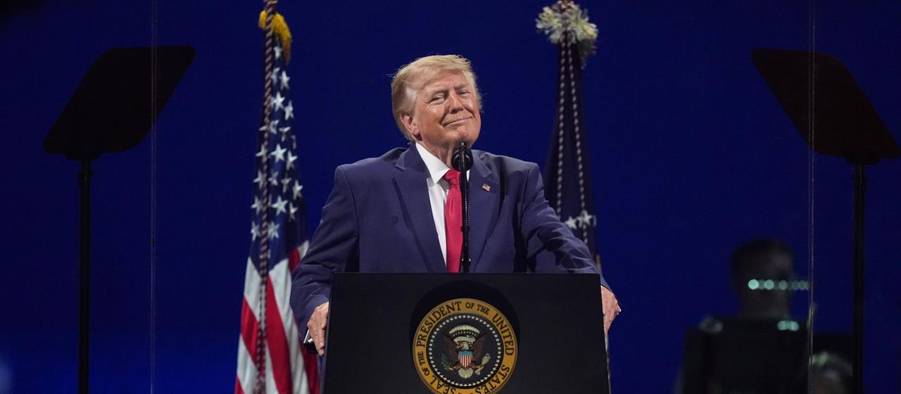 Trump feiert 250. US-Jubiläum mit Selbstlob und Kontroversen