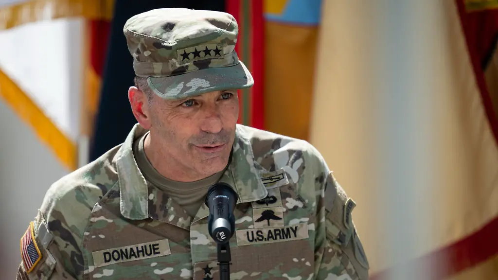 Pentagon gestaltet Militärführung neu: General Donahue verabschiedet sich aus Wiesbaden