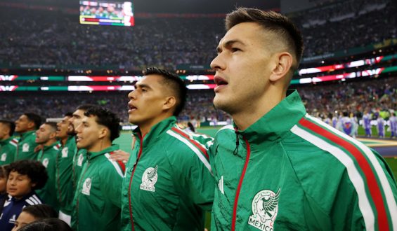 Mexikos Nationalhymne im Aztekenstadion