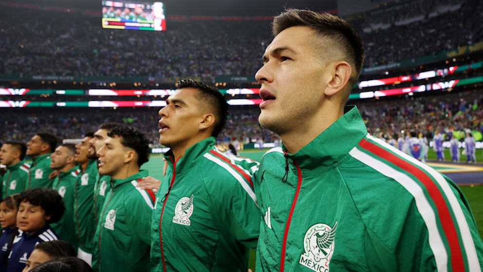 Mexikos Nationalhymne im Aztekenstadion