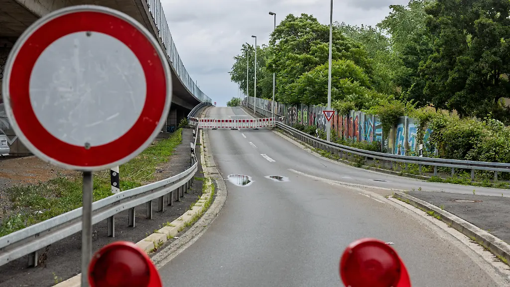 Infrastruktur stark marode: Verkehrsminister Schnieder fürchtet weitere Brückensperrungen
