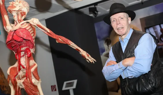 Gunther von Hagens: Der Wegbereiter der Plastination