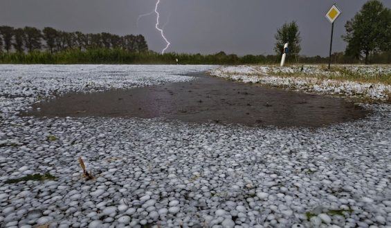 Wetterwarnungen in Deutschland: Hitze und Gewitter