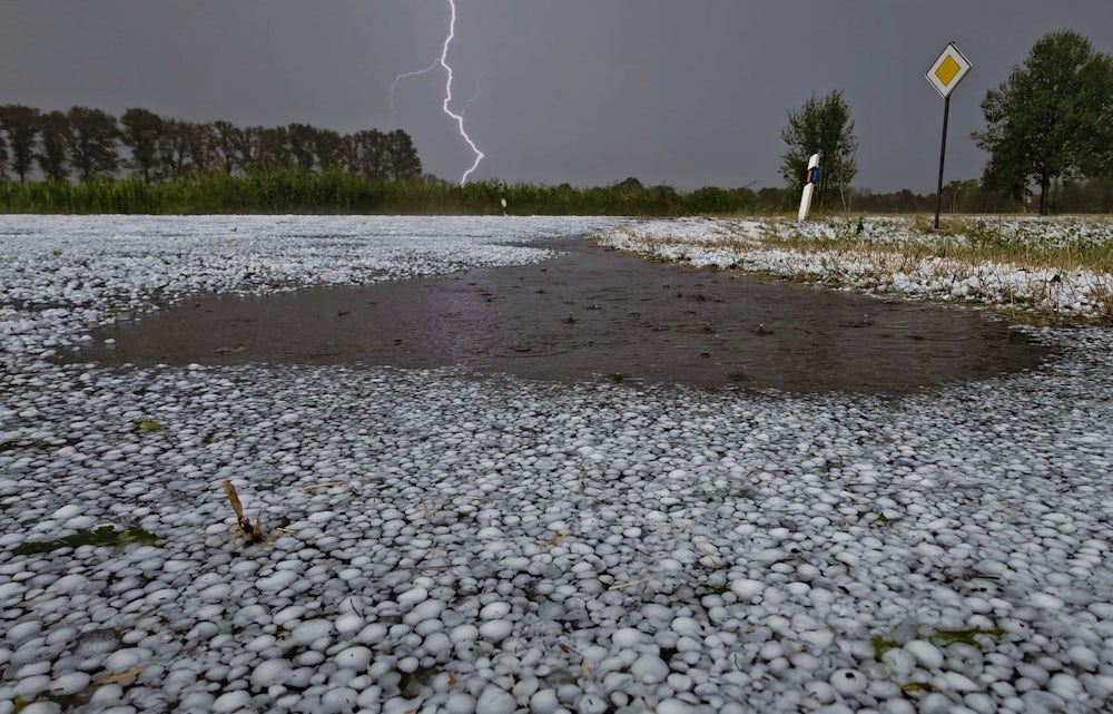 Wetterwarnungen in Deutschland: Hitze und Gewitter