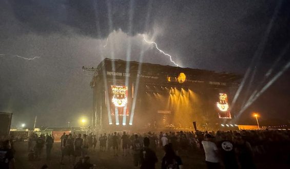Open Air im Hitzesommer: Extreme Wetterbedingungen als Risiko für Festivals