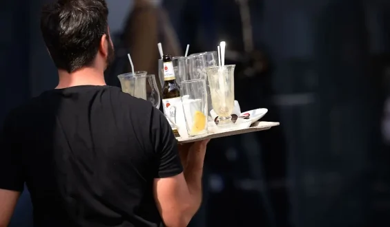 Sorge vor mehr Schwarzarbeit: IAB-Chef plädiert für Beibehaltung von Minijobs