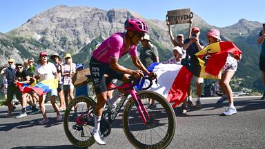 Richard Carapaz gewinnt die 18. Etappe der Tour de France