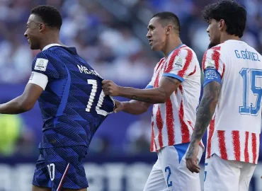 Foul-Exzess im WM-Achtelfinale: Paraguay gegen Frankreich