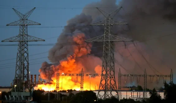 Großbrand auf Schrottberg in Salzgitter: Herausforderungen und Maßnahmen
