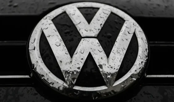 China drückt auf Verkaufszahlen, VW-Gewinn bricht im zweiten Quartal um ein Drittel ein