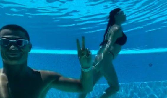 Cristiano Ronaldo genießt Auszeit im Luxus-Pool