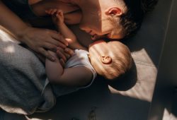 Frauen und Schlaf: Risiken und Einfluss der Kinder