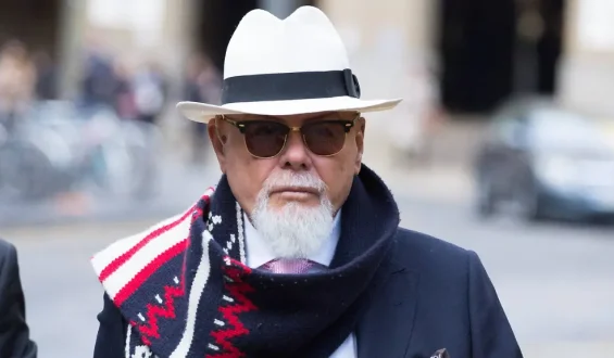 Glam-Rocker Gary Glitter erneuten Anklagen wegen Sexualdelikten gegenüber Minderjährigen ausgesetzt