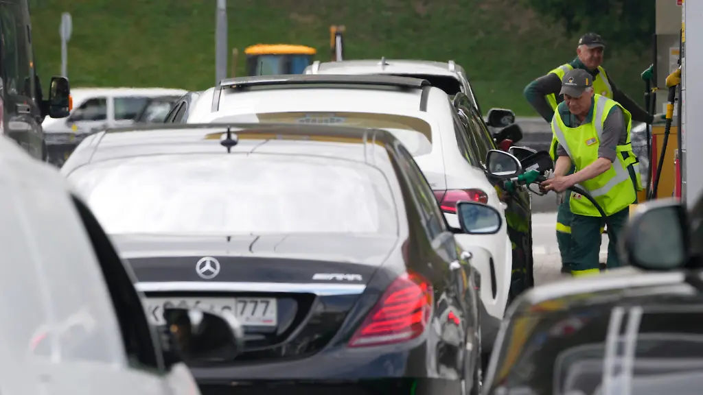 Russland lockert Benzinverkaufsbeschränkungen nach Drohnenangriffen