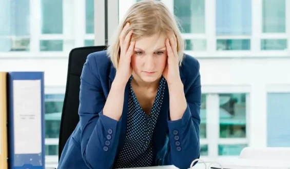 Negativität im Job überwinden: Einfache Strategien für mehr Erfolg