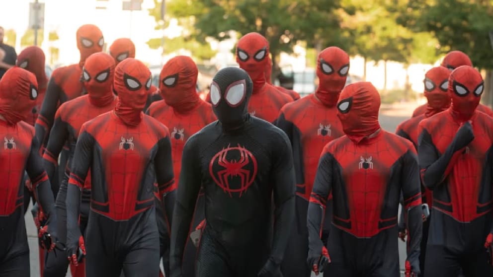 Fußballprofis des FC Energie Cottbus als Spiderman im Kino