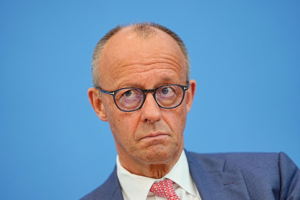 Sommerbilanz des Kanzlers: Stabilität und Herausforderungen