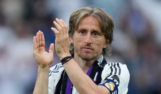 Aktuelle Entwicklungen auf dem Transfermarkt: Luka Modric verlängert Vertrag bei Milan