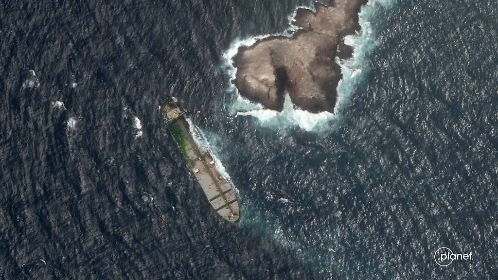 Umweltkatastrophe droht vor Oman-Küste durch beschädigten Tanker