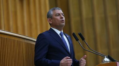 Özgür Özels Neugründung der Yeni-Partei und die Neuordnung der türkischen Opposition