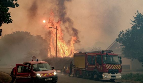 Waldbrände in Südwestfrankreich: Evakuierungen und Maßnahmen
