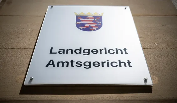 Mann zu lebenslanger Haft verurteilt, weil er Ehefrau tötete