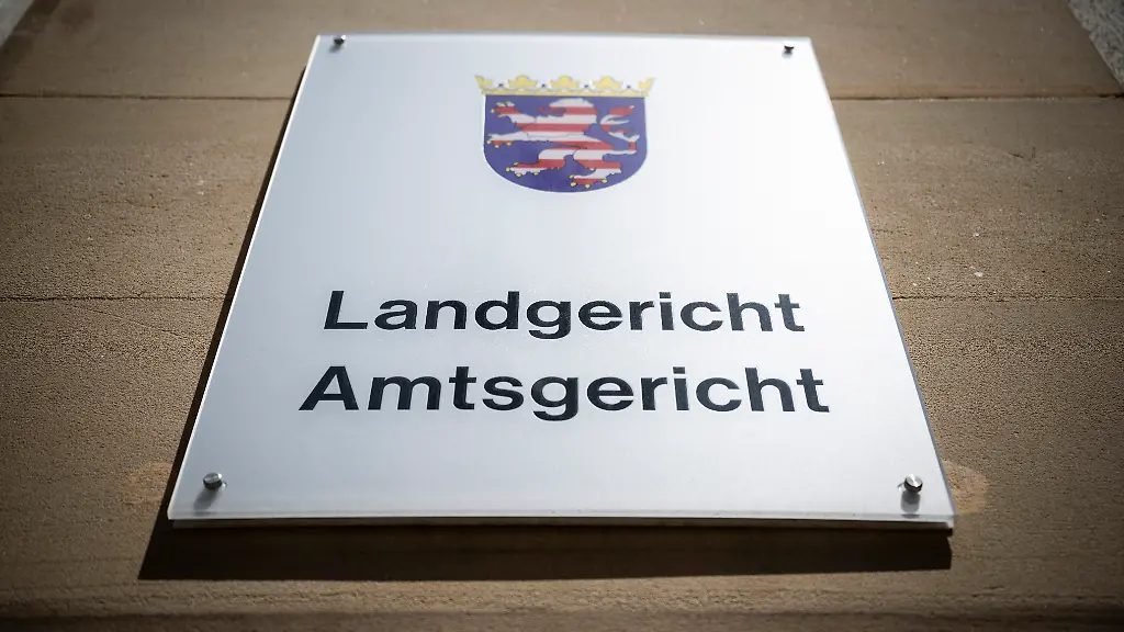 Mann zu lebenslanger Haft verurteilt, weil er Ehefrau tötete