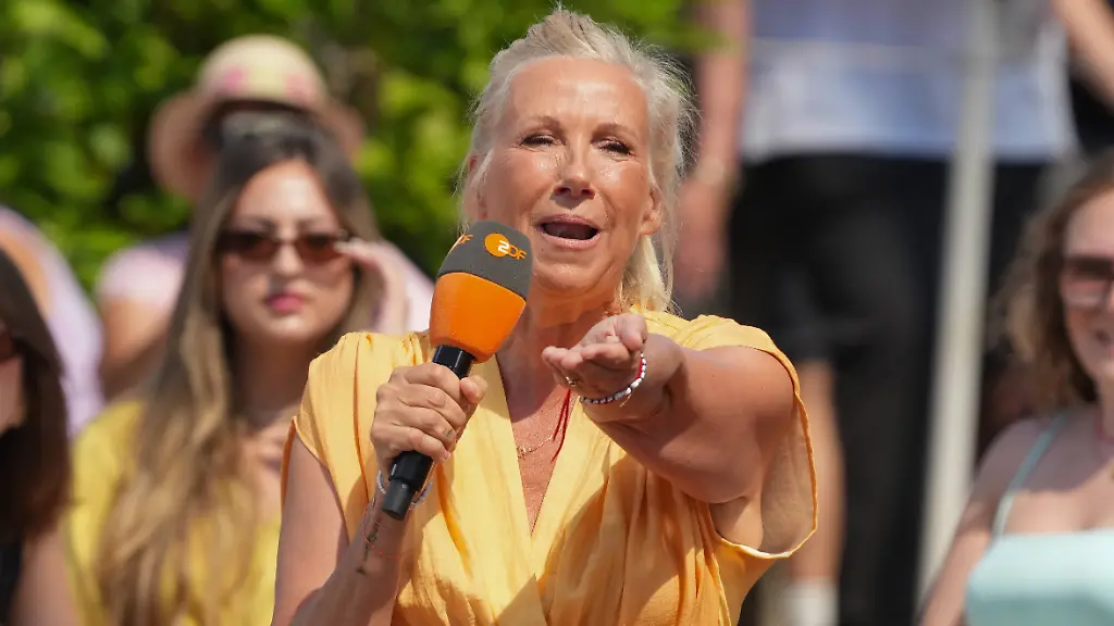 Andrea Kiewel entschuldigt sich für unüberlegten Spruch im ZDF-Fernsehgarten
