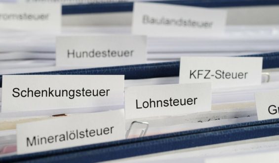 Steuereinnahmen von Bund und Ländern im Rückgang im Juni, Halbjahr mit leichtem Plus