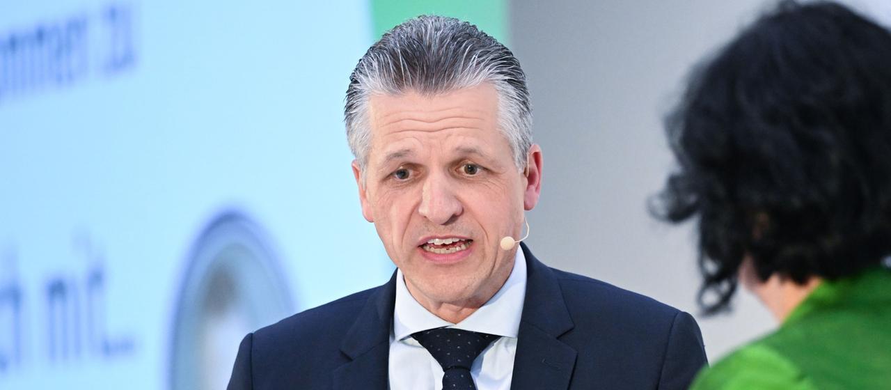 Nachfolge des Verkehrsministers in der Diskussion