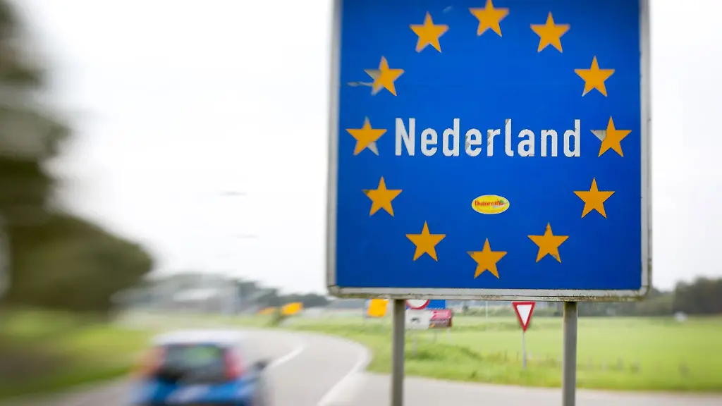 Kostenfallen für Autofahrer im Ausland vermeiden