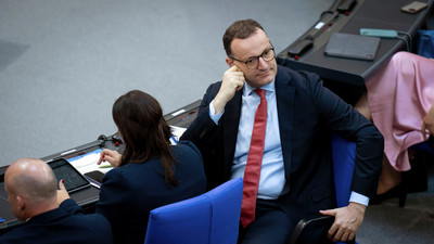 Jens Spahn tritt als Vorsitzender der Unionsfraktion zurück