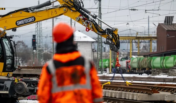 Al-Wazir fordert mehr Geld für Verkehrsinvestitionen