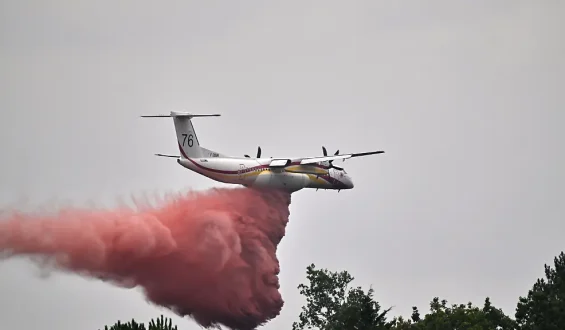 Macron meldet Teilerfolg bei Waldbrand-Bekämpfung in Frankreich
