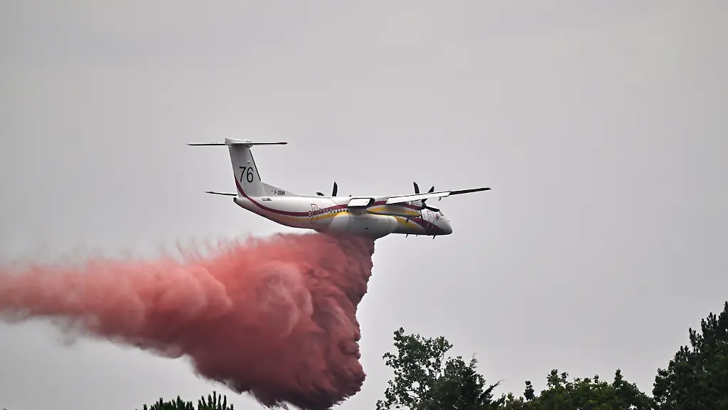 Macron meldet Teilerfolg bei Waldbrand-Bekämpfung in Frankreich