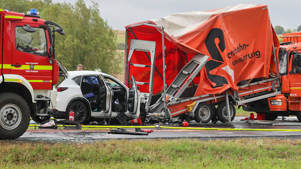 Überbesetzter Mazda: Frontaler Zusammenstoß bei Nidda