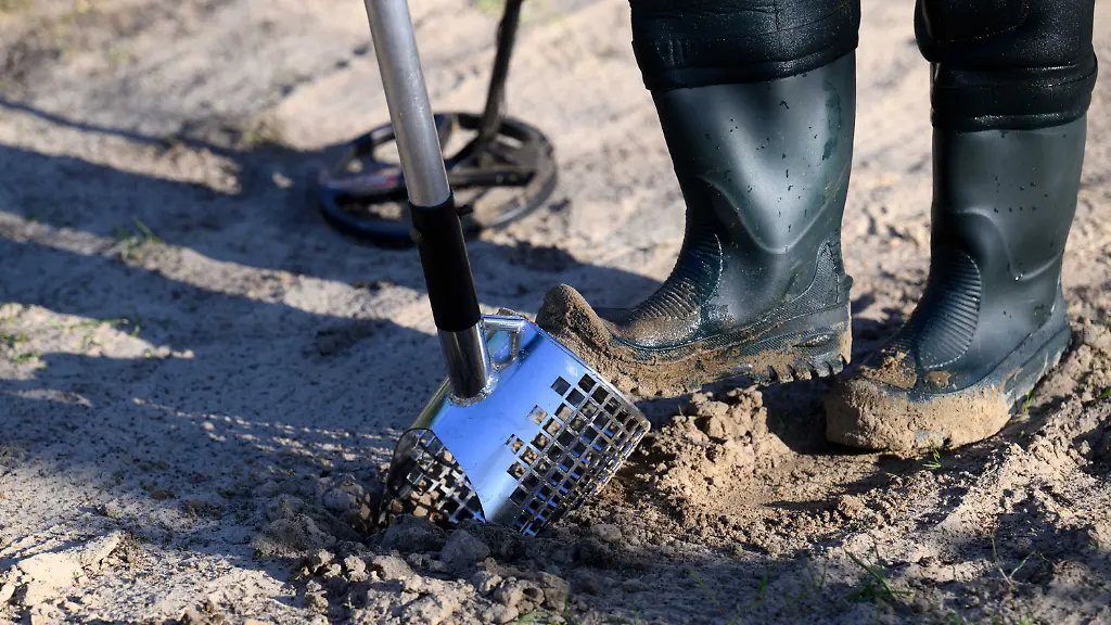 Kinder finden Weltkriegsgranate auf Campingplatz
