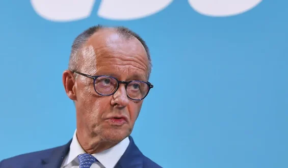 Kanzler Merz und die möglichen Szenarien eines Regierungswechsels