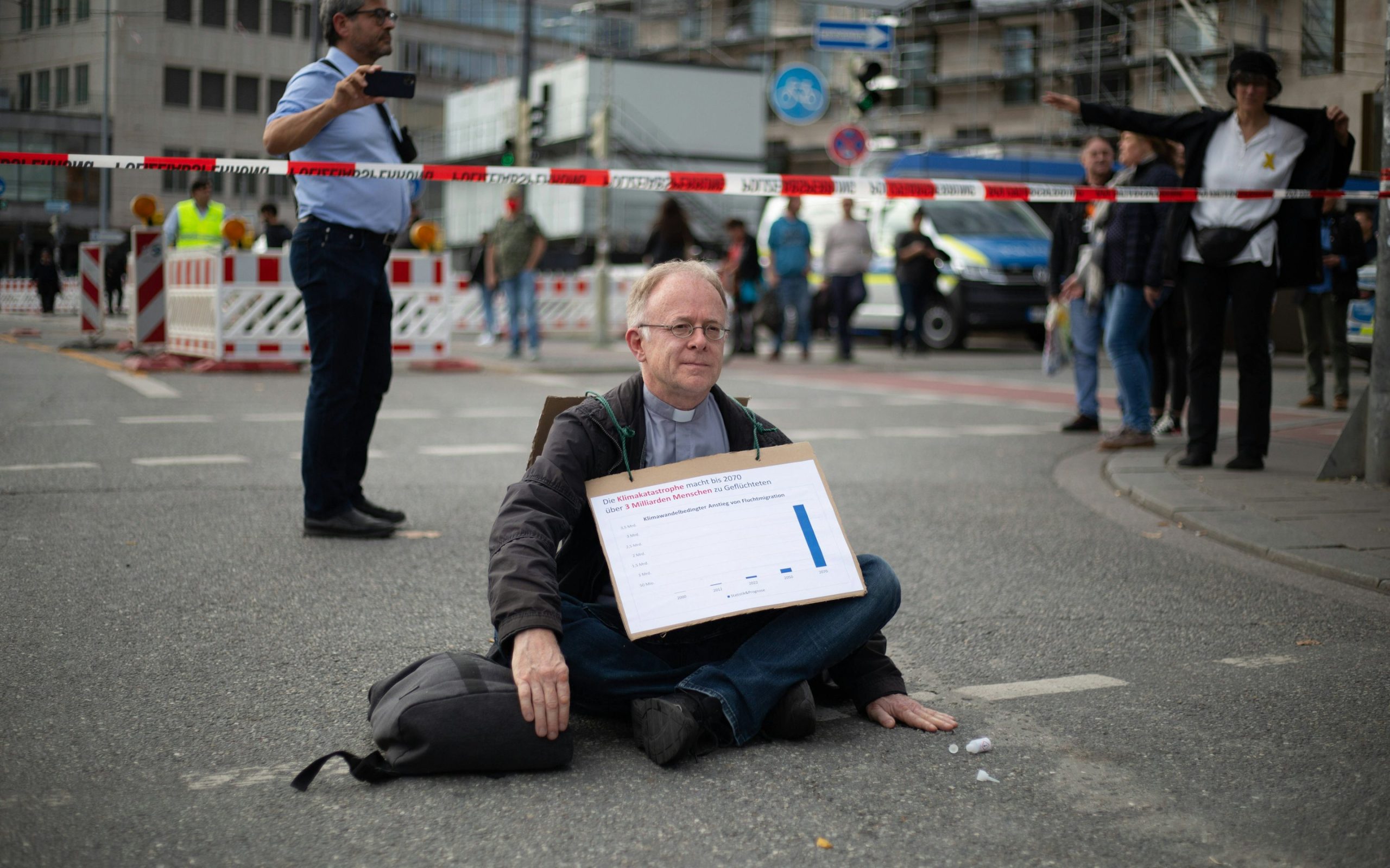 Der unbequeme Pater: Jörg Alt und sein Klimaprotest
