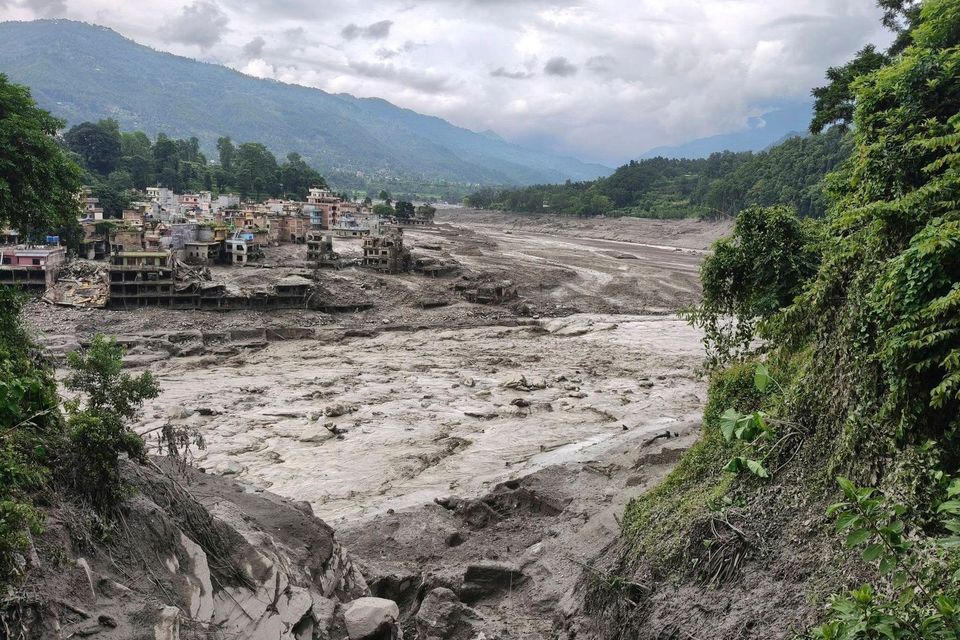 Gefahr durch neu entstandenen See in Nepal nach Sturzflut
