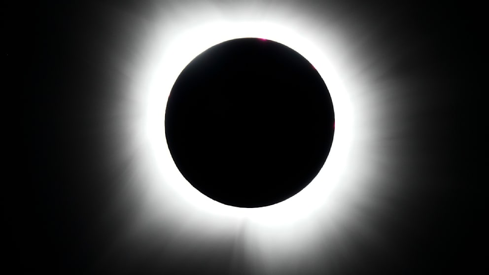 Live-Übertragung der Sonnenfinsternis aus 8 Ländern