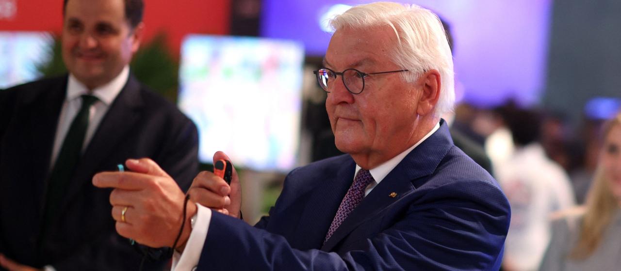 Bundespräsident Steinmeier besucht die Gamescom und spricht über Chancen und Risiken des Gamings