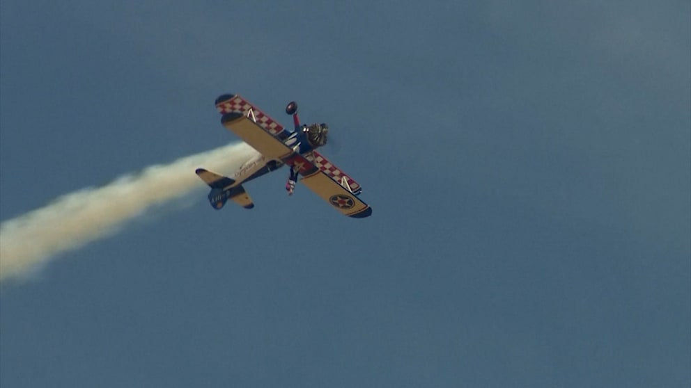 Adrenalinkick mit 97: Britin stellt Weltrekord als älteste Wingwalkerin auf