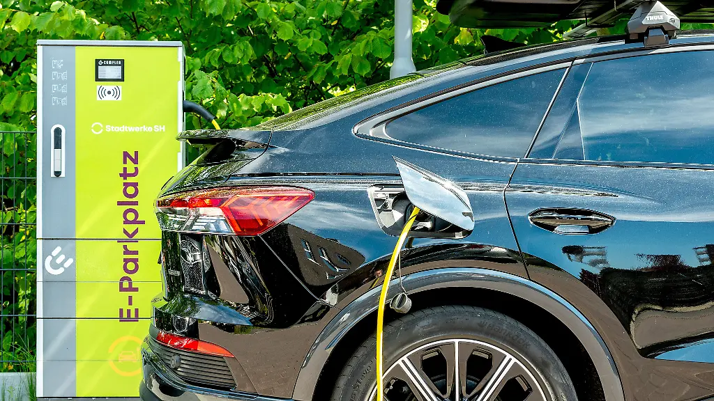 E-Auto: Jeder Achte Steigt Um