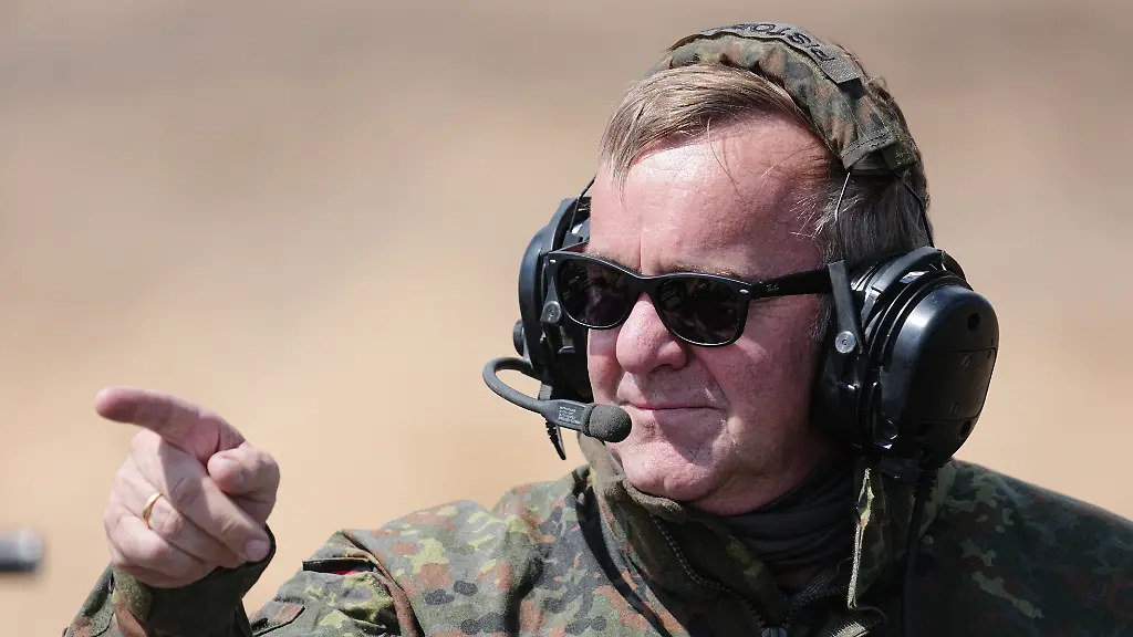Kritik an der Beschaffungspolitik der Bundeswehr