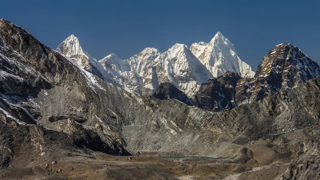 Bergsteiger in Nepal von Lawine verschüttet: Deutsche Leiche geborgen