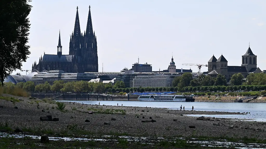 Niedrigster Pegelstand des Rheins in Köln gemessen