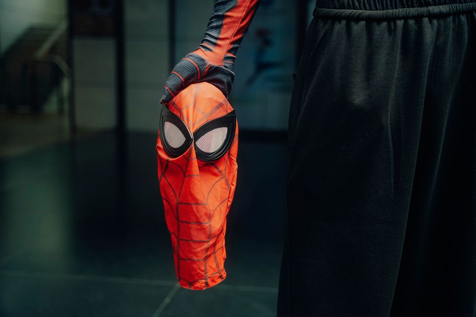Kontroverse um BMWs Spider-Man-Werbung in Fahrzeugen