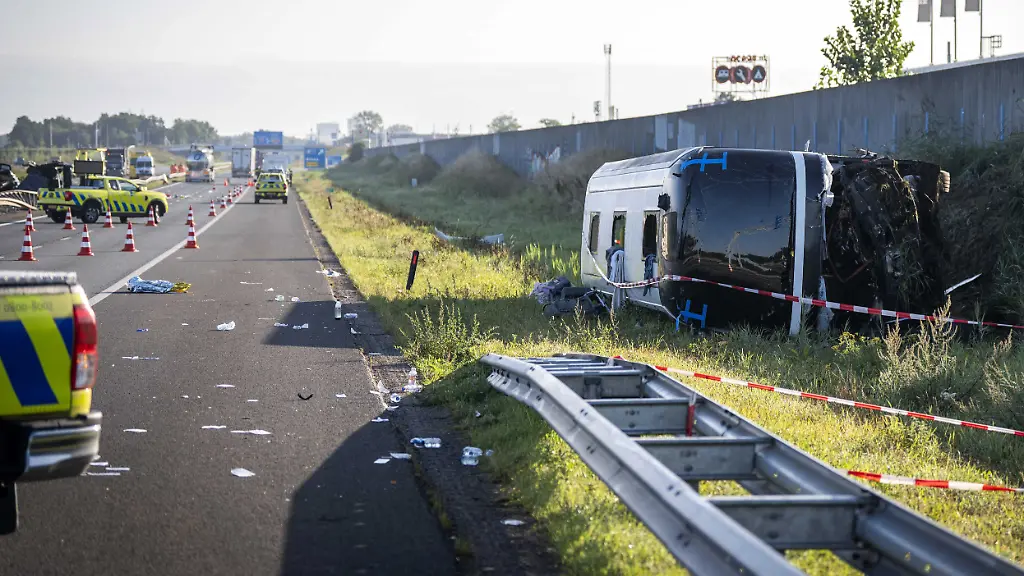 Schweres Busunglück bei Wezep: Abi-Fahrt wird für Schüler aus Schleswig-Holstein zum Albtraum