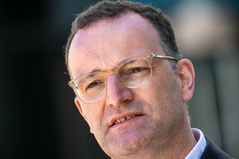 Jens Spahn zieht sich weiter zurück und die Leihmutterschafts-Debatte geht weiter